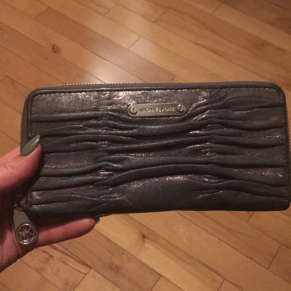 Michael Kors Vintage Wallet